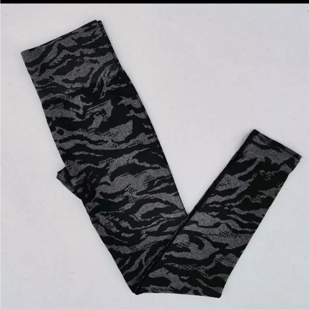 Black and gray animal print leggings